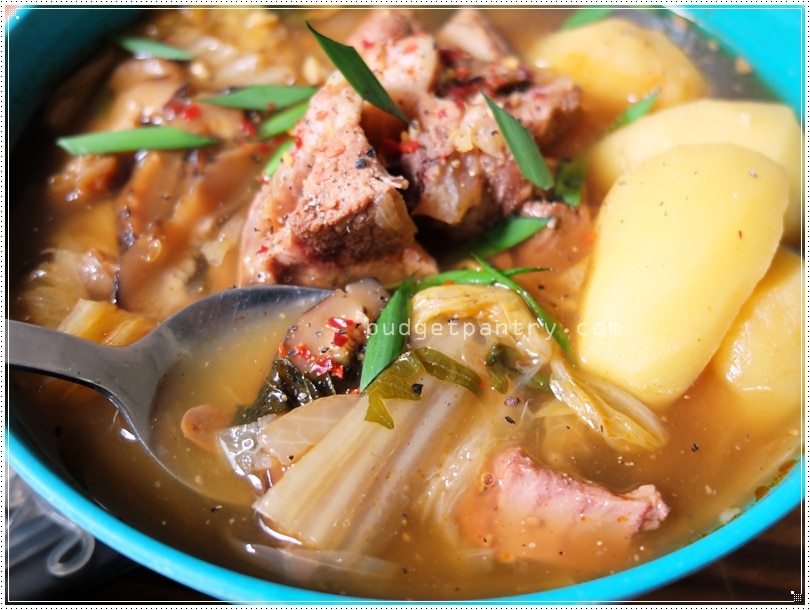 Korean Spicy Pork Bone Soup (Gamjatang)